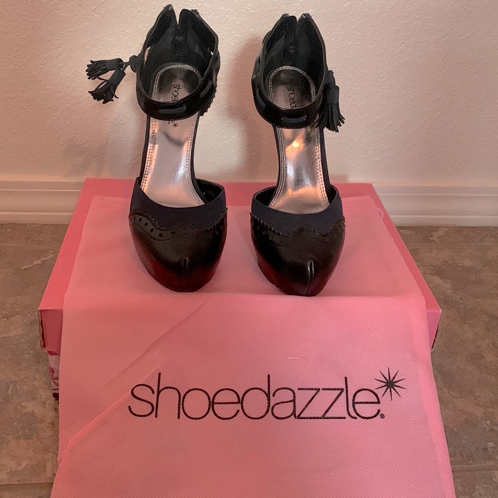 Black and Navy, leather and suede, shoedazzle 6” heels.